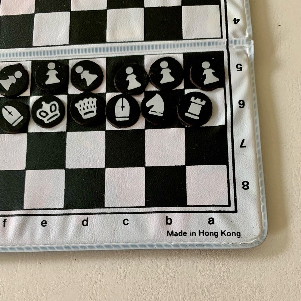 Vintage packable chess board - Picture 4 of 8